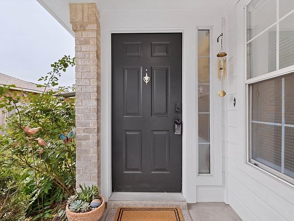 3rd image of 3105 Clinton Pl