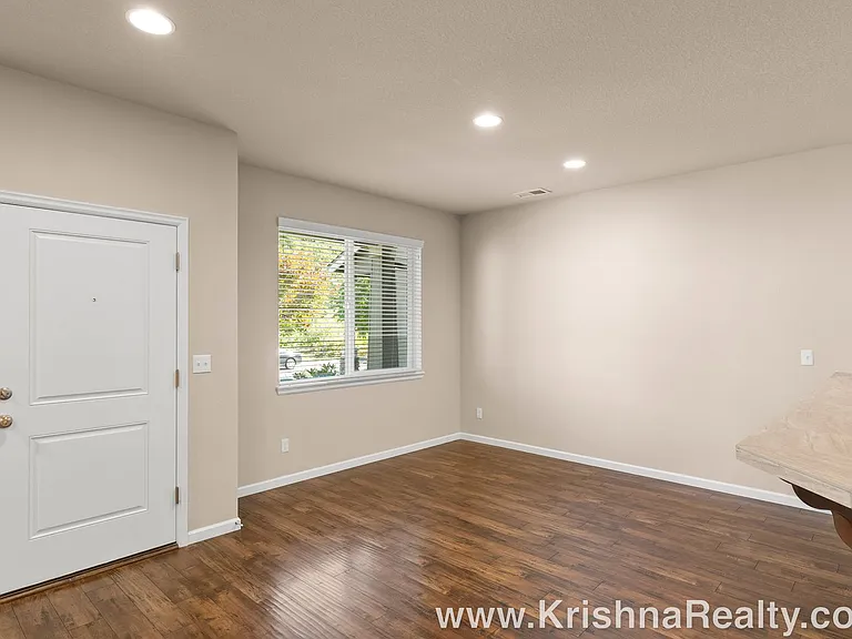 7188 NW Abigail Ter — Photo 6