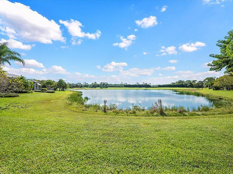 7557 Preserve Dr — Photo 32