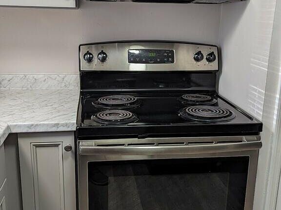 4th image of 3221 Mammoth Dr #A