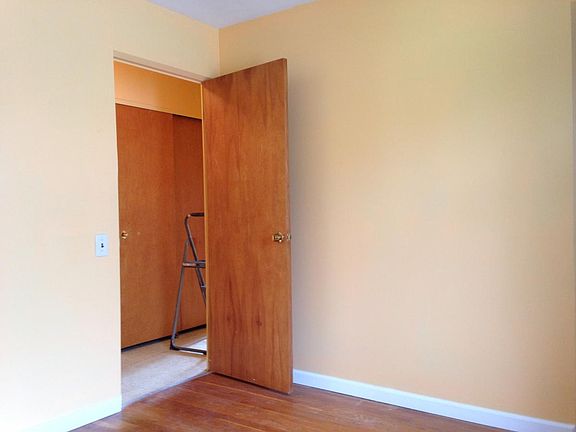 3rd image of 1510 Thoroughbred Ln