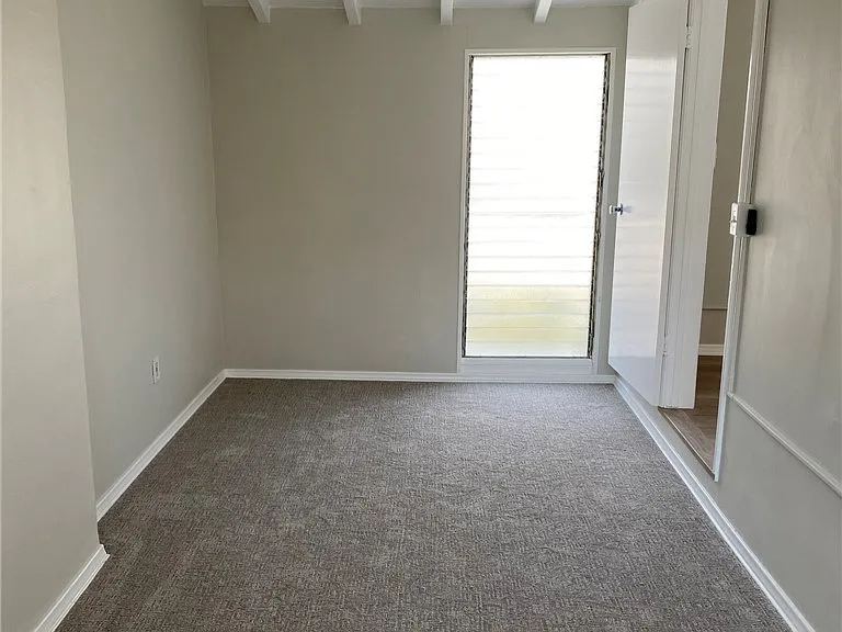 320 Sapphire Ave — Photo 13