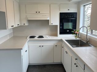 8705 SE 11th Ave #B, Portland, OR 97202