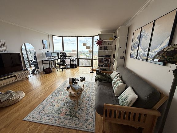3rd image of 2650 N Lakeview Ave APT 2305