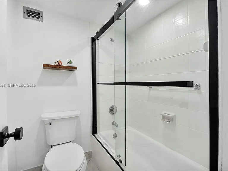 6039 Collins Ave #934 — Photo 16