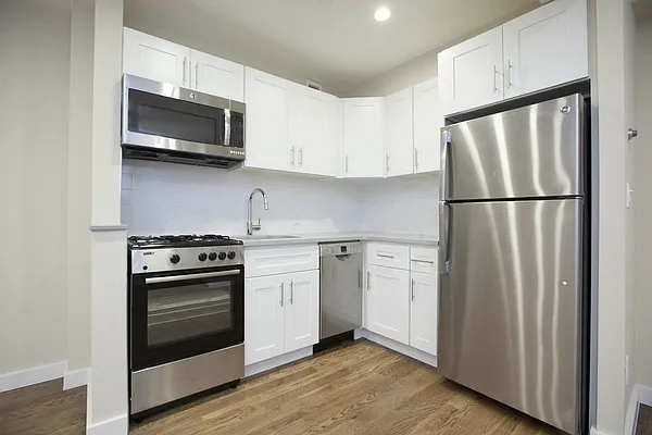 Rented by REAL New York | media 11