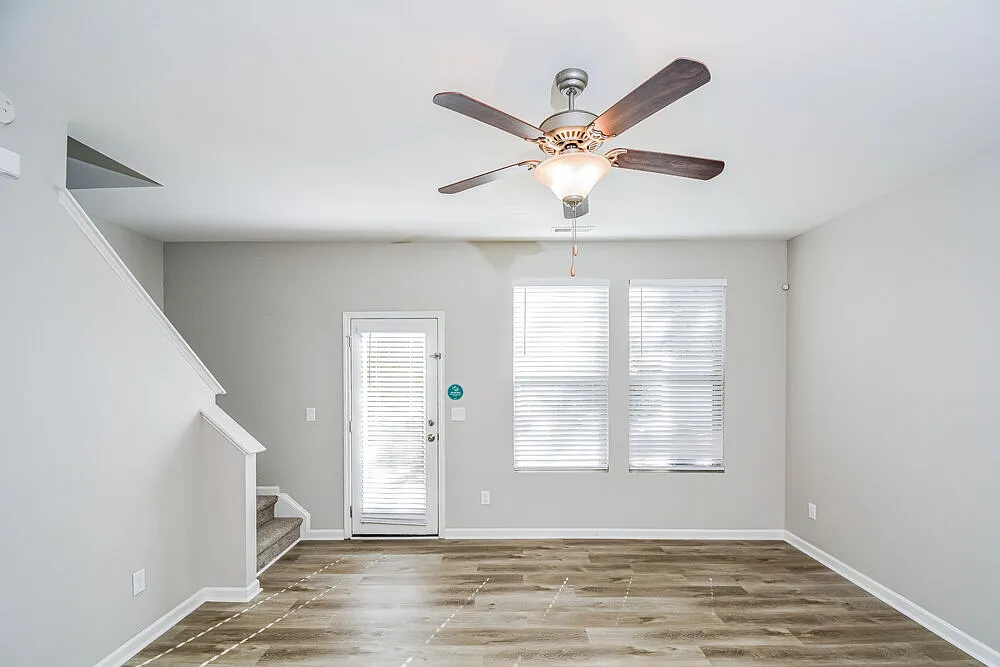 4 bed, 3.0 bath, 1502 sqft, $1,975 — Photo 4