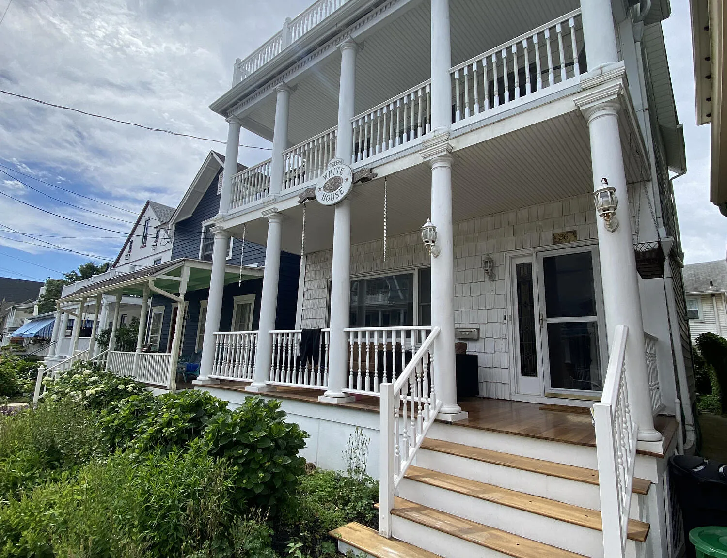 4 bed, 2072 sqft, $6,000 — Photo 1