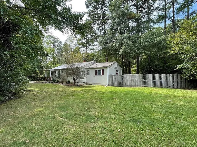 320 Barclay Rd — Photo 19