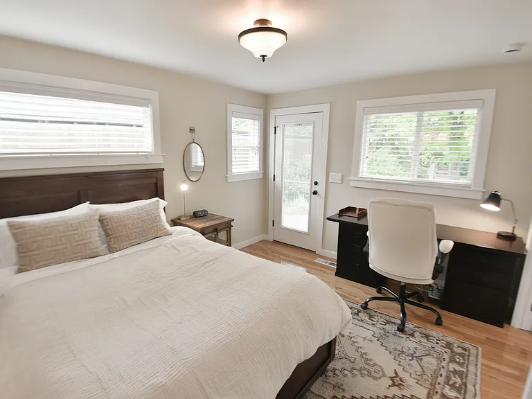 1003 N Marshall St — Photo 20