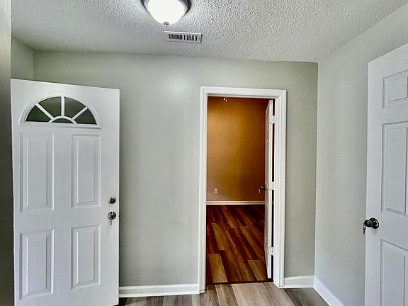 4th image of 2405 N Chamberlain Ave