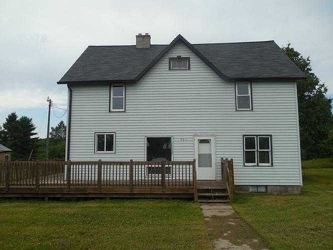 402 Maple exterior