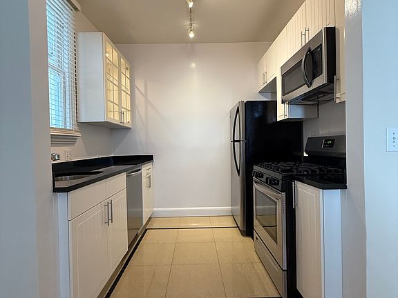 3rd image of 1400 McAllister St #6