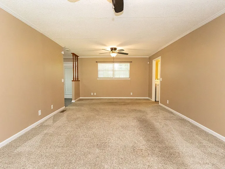 8260 Oxford Dr — Photo 9