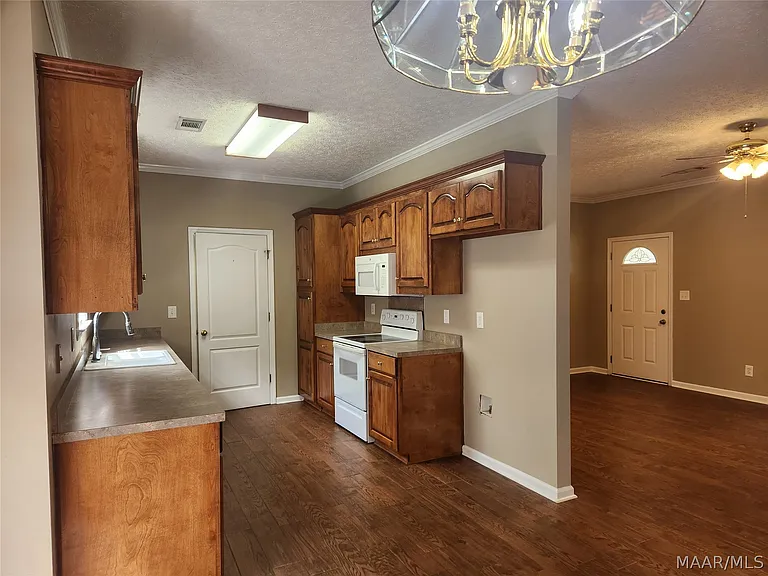 1922 Denny Dr — Photo 11