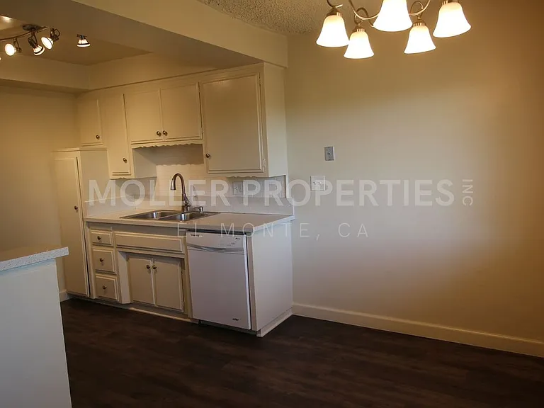 Sierra Vista 743 — Photo 4