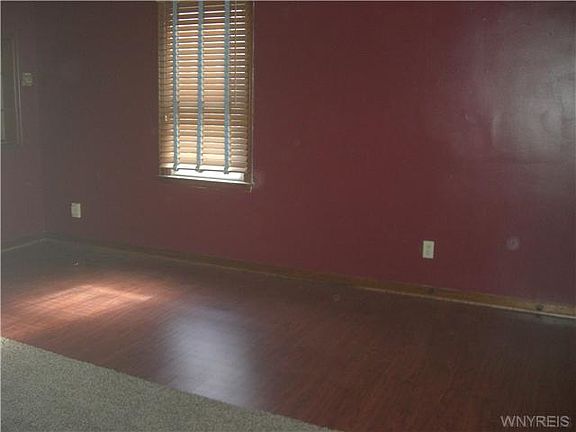 4th image of 3202 Niagara Ave