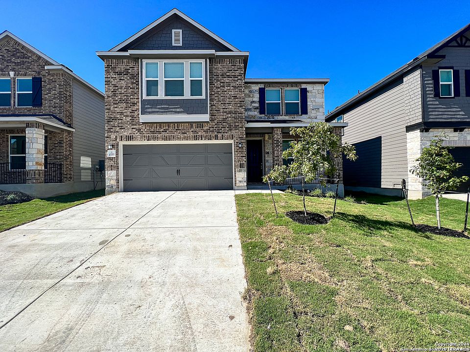 1st image of 4555 Whispering Oak