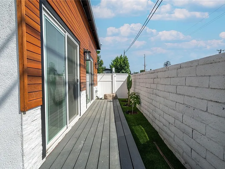 1476 Kenneth Dr — Photo 7
