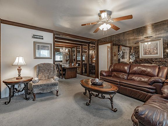 3rd image of 4835 Moccasin Dr