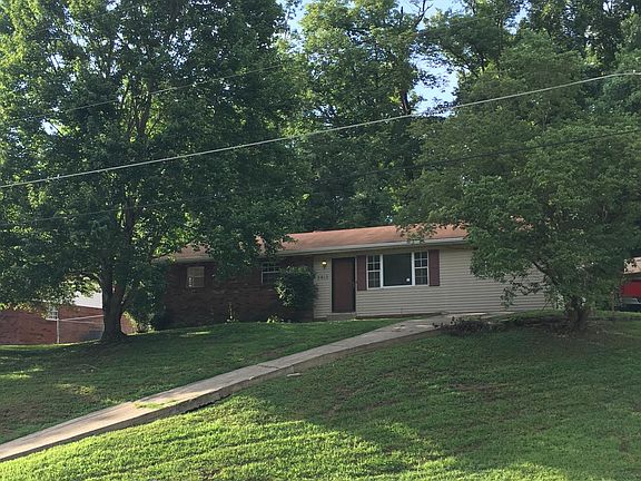 2nd image of 3913 Willow Dr