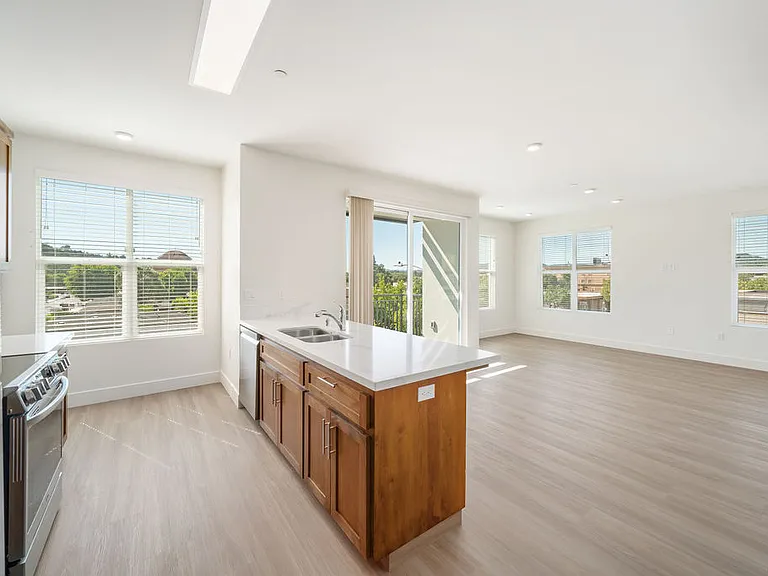 5802 Traffic Way #304 — Photo 2