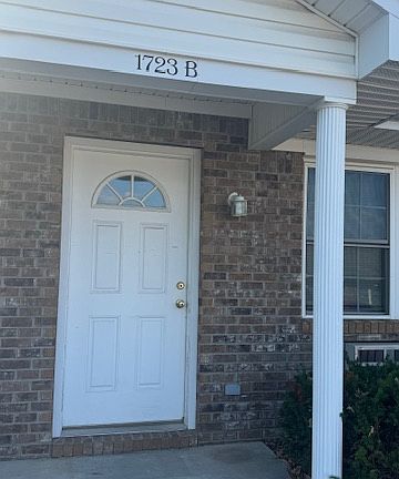 3rd image of 1723 Brooklyn Dr #B