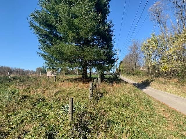 2nd image of 905 Cann Rd