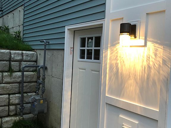 Side Private Entry