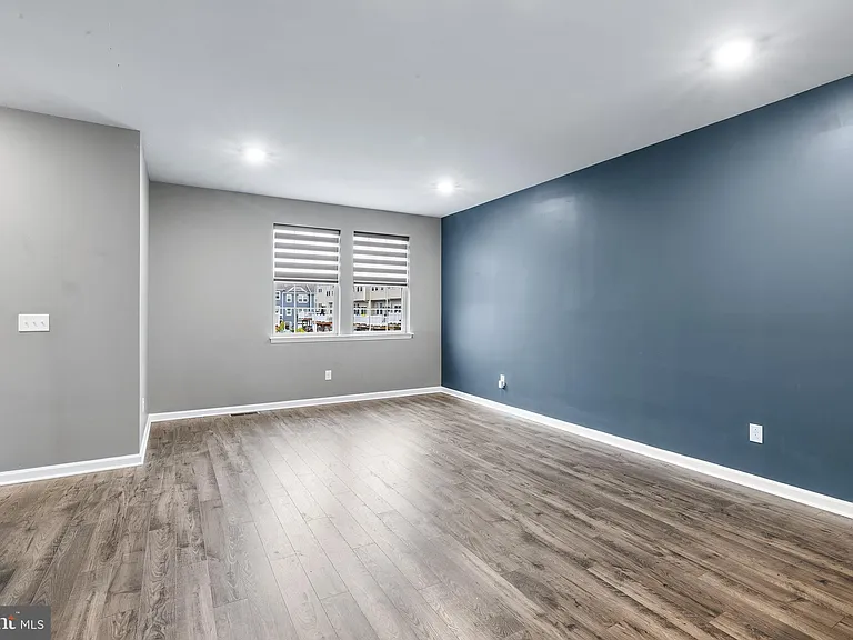 62 Rome Way — Photo 14