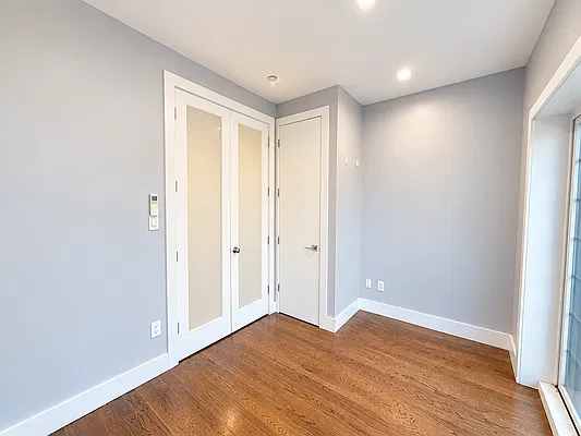 Bedroom, photo 8