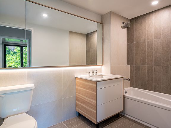 4th image of 222 Johnson Ave #1C