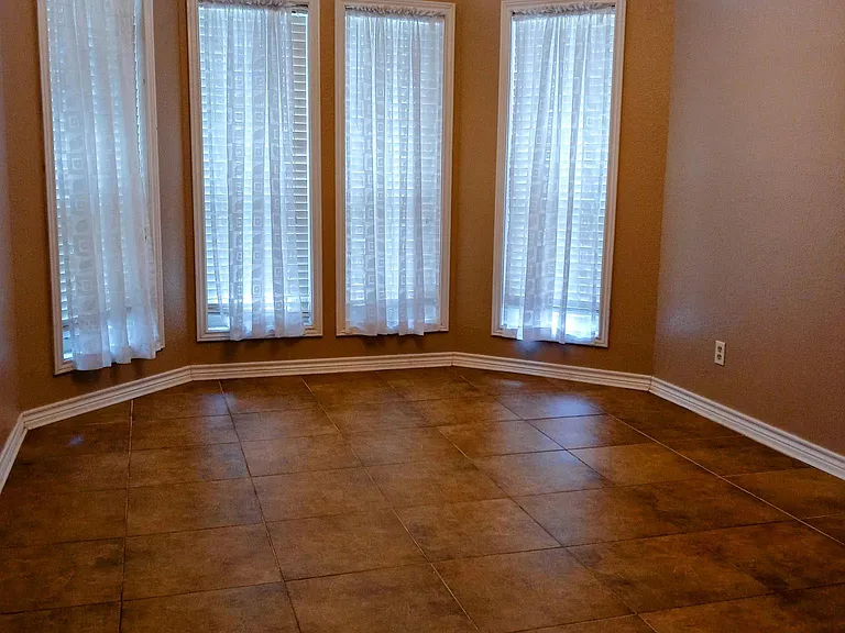 1802 Fairfax Cir — Photo 13