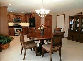 4th image of 91 Westbury Dr