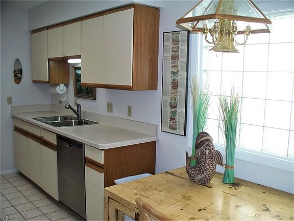 5th image of 9693 Country Scene Ln Unit 4