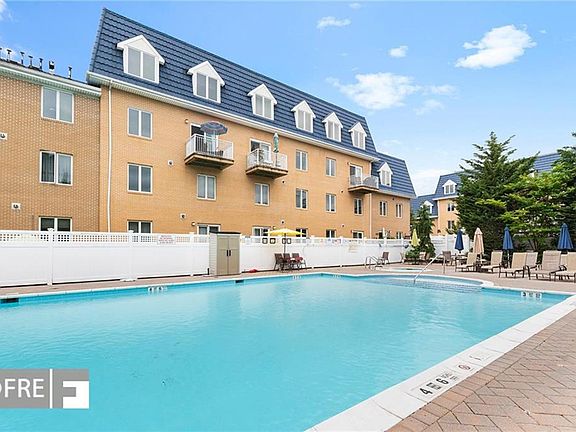 5th image of 1527 Royce St APT 3L