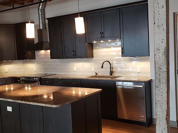 4th image of 200 Prairie St #306