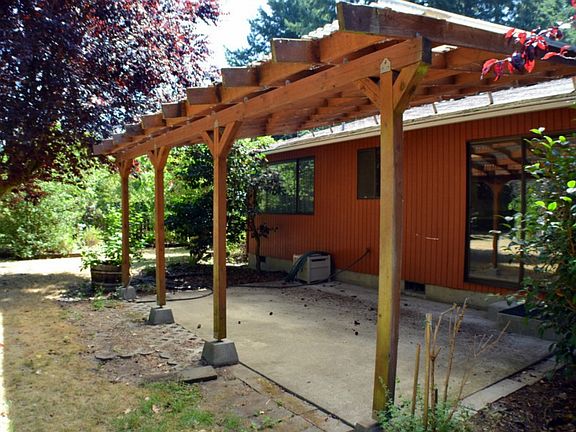 5th image of 6420 Shady Ln SE