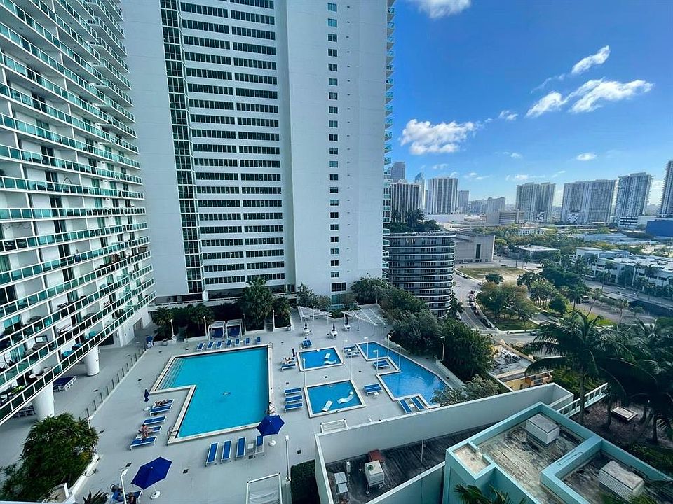1st image of 1900 N Bayshore Dr