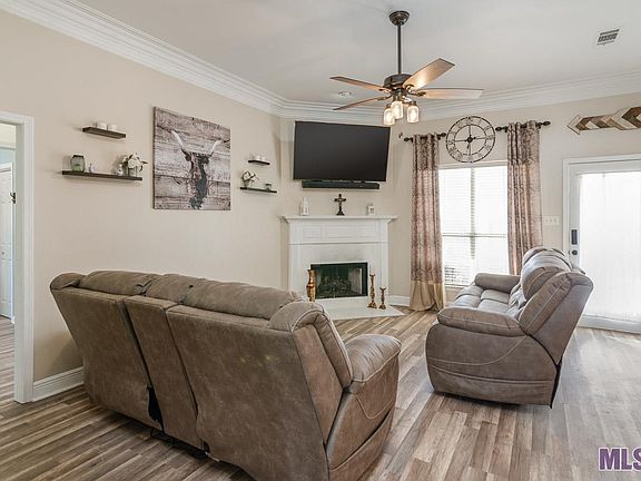 5th image of 17167 Chenier Dr