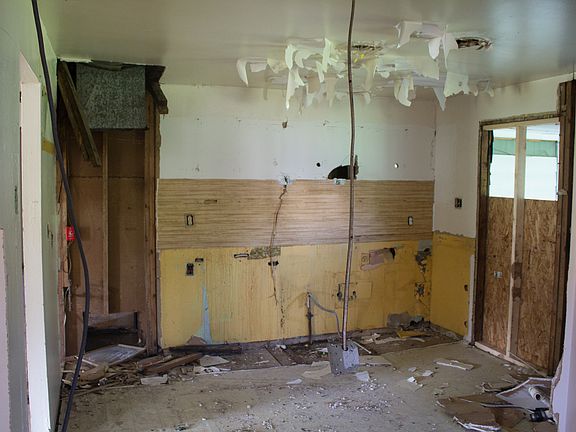 4th image of 503 Viking St