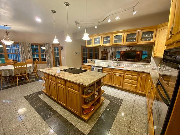 4th image of 10613 Blueberry Hill Dr