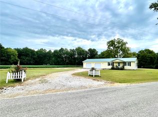 16468 N Baystown Rd, Marshall, IL 62441