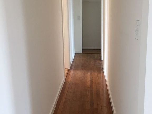 3rd image of 2100 Beekman Pl APT 1I