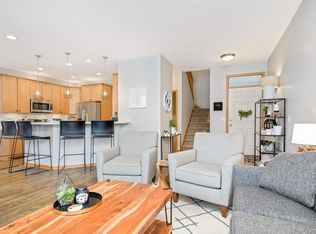 1952 Lincoln Ln, Chanhassen, MN 55317