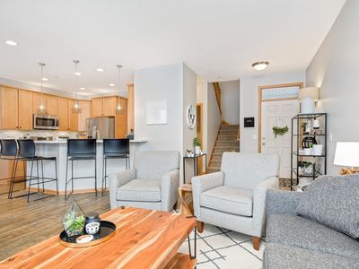 1952 Lincoln Ln, Chanhassen, MN, 55317