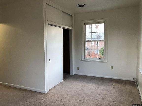 4th image of 149 S Lake Ave