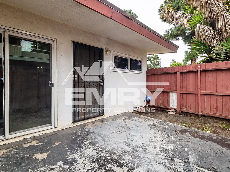 10530 Crenshaw Blvd — Photo 12
