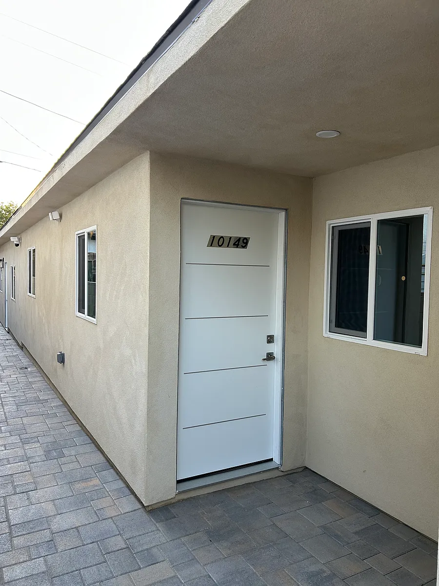 Building Photo - 10149 Langmuir Ave
