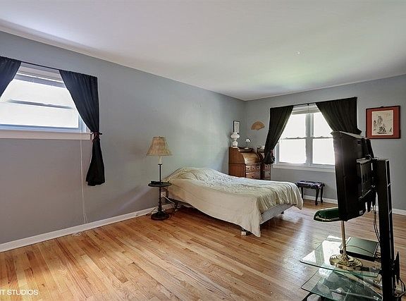 5th image of 129 N Clark Dr